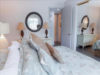 Charming Vacation Rental on Longboat Key. Call Today