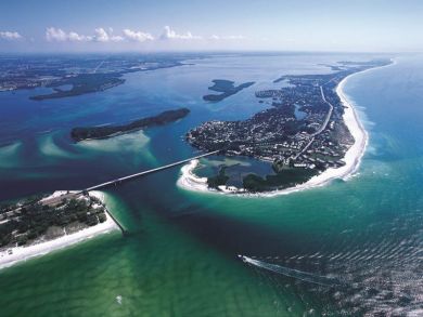 Charming Vacation Rental on Longboat Key. Call Today