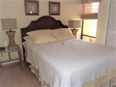 Siesta Key Vacation Condo Sleeps Four Guests