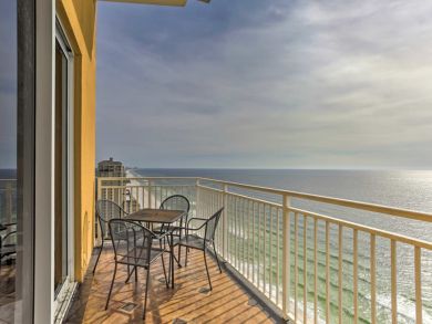 Panama City Vacation Condo Sleeps Eight Guests