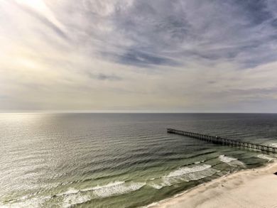 Panama City Vacation Condo Sleeps Eight Guests