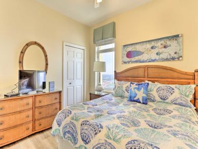Panama City Vacation Condo Sleeps Eight Guests