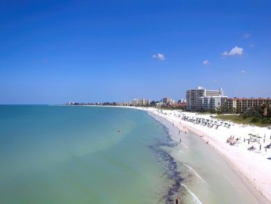 Siesta Key Vacation Condo Sleeps Four Guests. 350 ft to beac