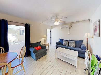 Siesta Key Accommodation Walk to Beach 350 ft to Beach