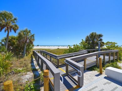 Siesta Key Accommodation Walk to Beach 350 ft to Beach