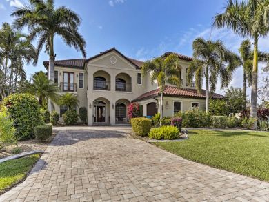 Cape Coral Vacation Home Sleeps Eight Guests - Canal View