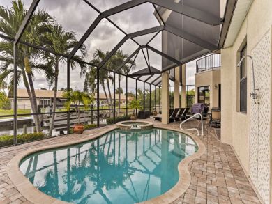 Cape Coral Vacation Home Sleeps Eight Guests - Canal View