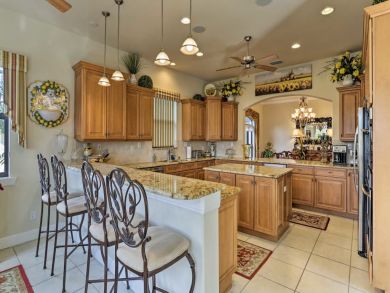 Cape Coral Vacation Home Sleeps Eight Guests - Canal View