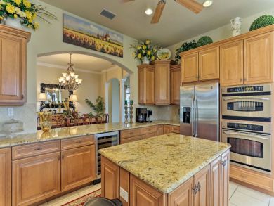 Cape Coral Vacation Home Sleeps Eight Guests - Canal View