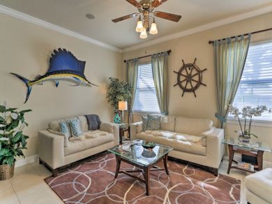 Cape Coral Vacation Home Sleeps Eight Guests - Canal View