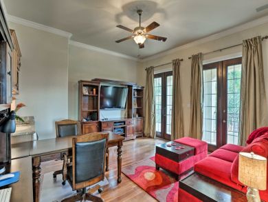 Cape Coral Vacation Home Sleeps Eight Guests - Canal View