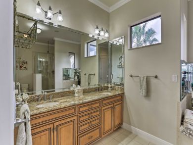 Cape Coral Vacation Home Sleeps Eight Guests - Canal View