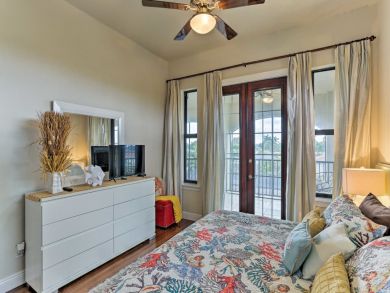 Cape Coral Vacation Home Sleeps Eight Guests - Canal View