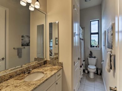 Cape Coral Vacation Home Sleeps Eight Guests - Canal View