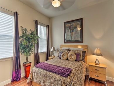Cape Coral Vacation Home Sleeps Eight Guests - Canal View