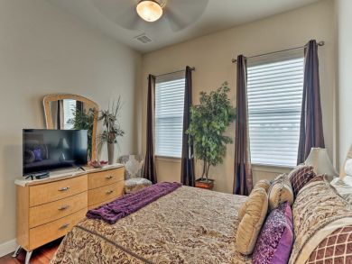 Cape Coral Vacation Home Sleeps Eight Guests - Canal View