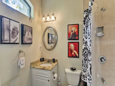 Cape Coral Vacation Home Sleeps Eight Guests - Canal View