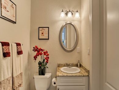 Cape Coral Vacation Home Sleeps Eight Guests - Canal View