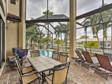 Cape Coral Vacation Home Sleeps Eight Guests - Canal View