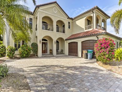 Cape Coral Vacation Home Sleeps Eight Guests - Canal View