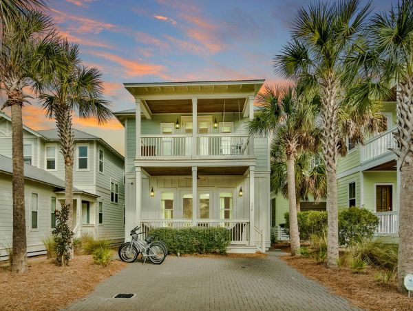 Luxurious Four Bedroom Retreat in Seacrest Beach