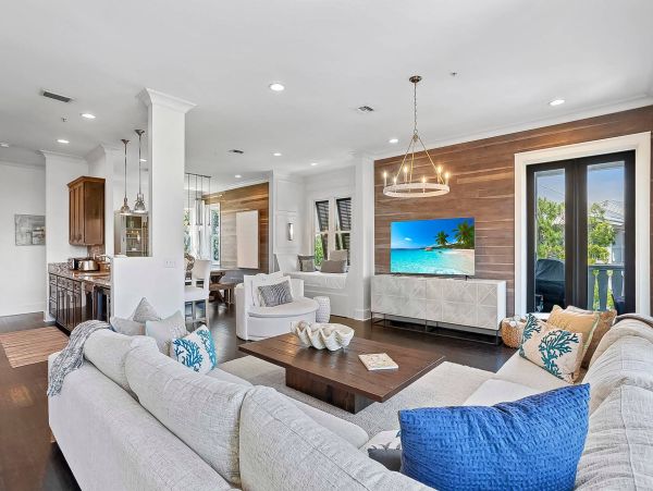 Luxury Five Bedroom Vacation Rental in Rosemary Beach
