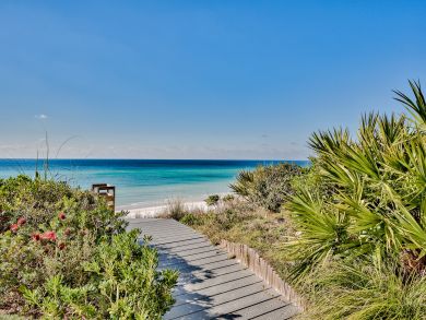 2 Five bedrooms houses on the beach