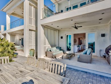 2 Five bedrooms houses on the beach