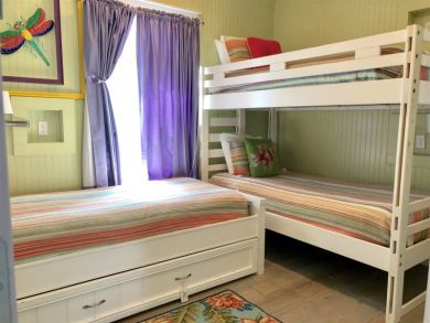 Seacrest Beach villa with community pool