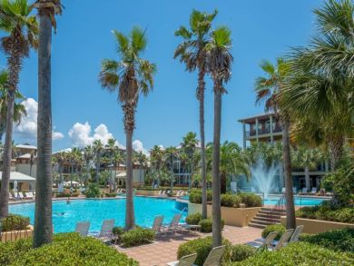 Seacrest Beach villa with community pool