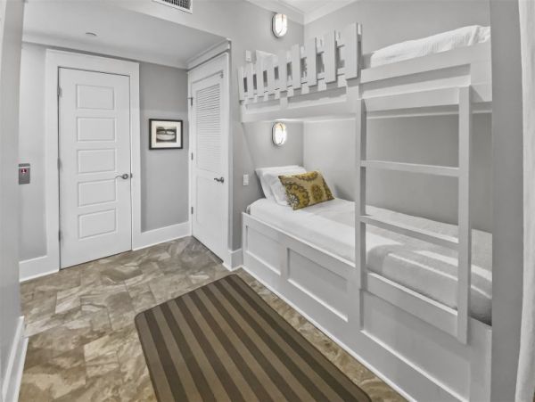 Seagrove Vacation home walk to beach and  lake views