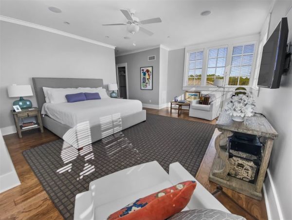 Seagrove Vacation home walk to beach and  lake views
