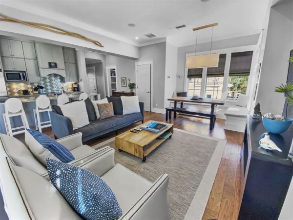 Seagrove Vacation home walk to beach and  lake views