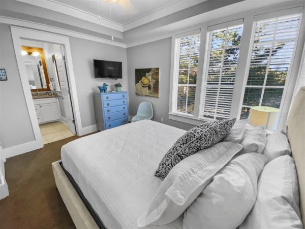 Seagrove Vacation home walk to beach and  lake views