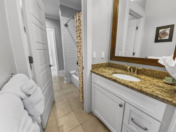Seagrove Vacation home walk to beach and  lake views