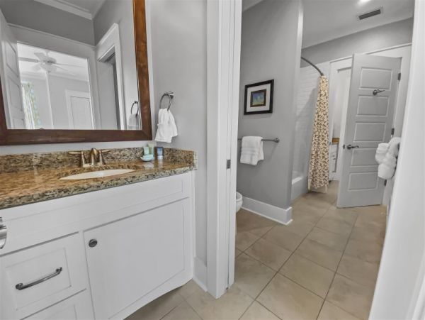 Seagrove Vacation home walk to beach and  lake views