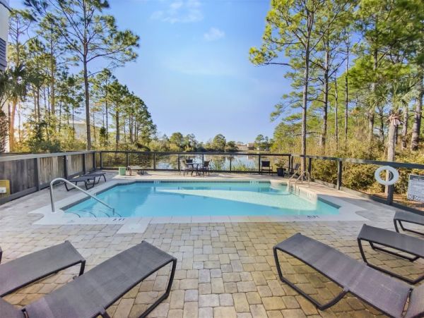 Seagrove Vacation home walk to beach and  lake views