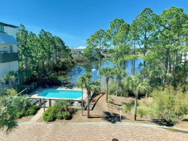 Seagrove Vacation home walk to beach and  lake views