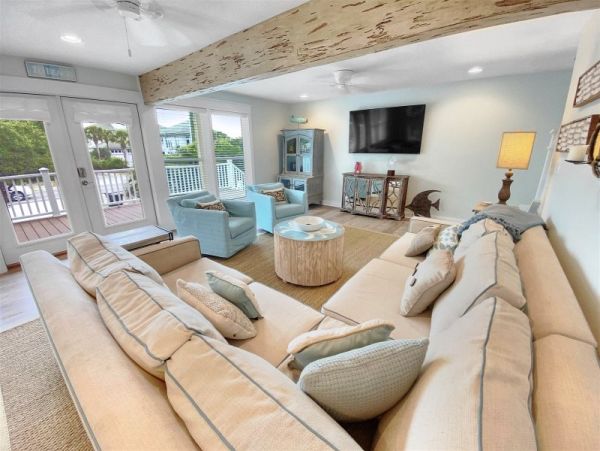 Rosemary Beach Five Bedroom Vacation Pool Home Sleeps 16
