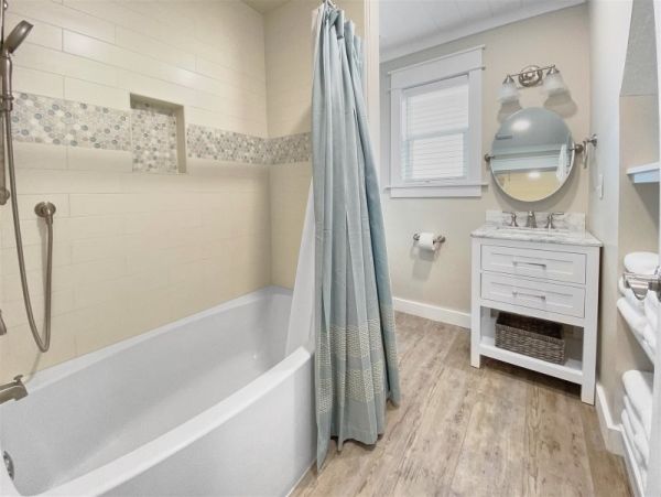 Rosemary Beach Five Bedroom Vacation Pool Home Sleeps 16