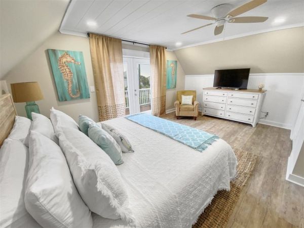 Rosemary Beach Five Bedroom Vacation Pool Home Sleeps 16