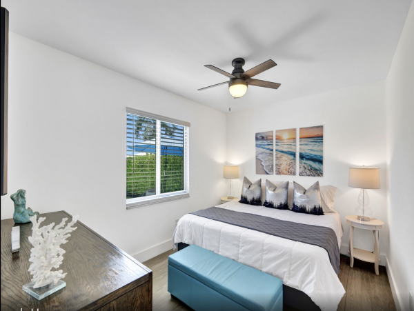 Luxury Naples Vacation Accommodation with Pool Walk to Beach
