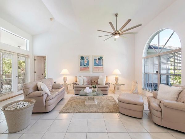 Naples Luxury Vacation Pool Home Walk to Beach Sleeps 6