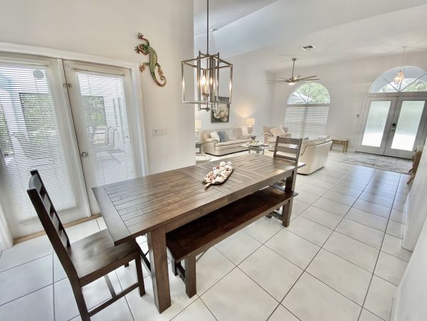 Naples Luxury Vacation Pool Home Walk to Beach Sleeps 6