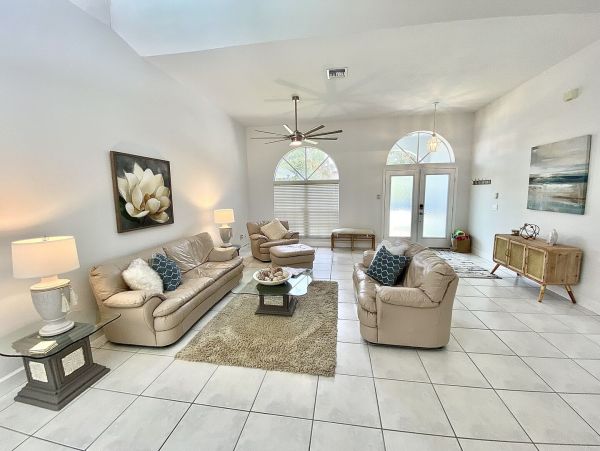 Naples Luxury Vacation Pool Home Walk to Beach Sleeps 6