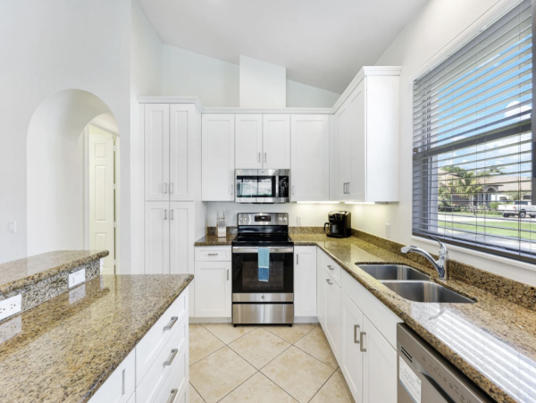 Naples Vacation Rental - Vanderbilt Beach Coastal Retreat with Heated Pool & Outdoor Kitchen