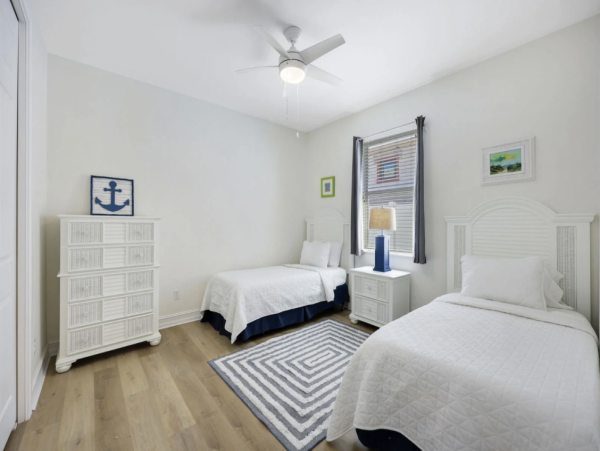 Naples Vacation Rental - Vanderbilt Beach Coastal Retreat with Heated Pool & Outdoor Kitchen