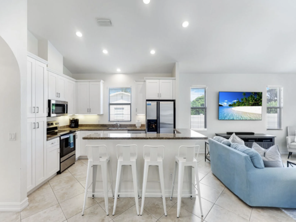 Naples Vacation Rental - Vanderbilt Beach Coastal Retreat with Heated Pool & Outdoor Kitchen