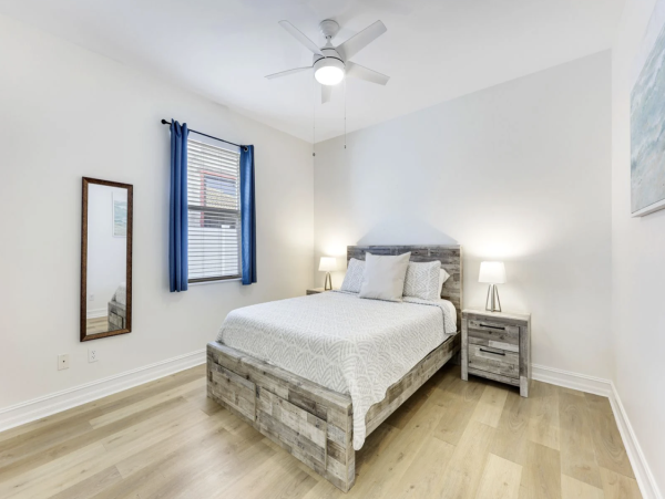 Naples Vacation Rental - Vanderbilt Beach Coastal Retreat with Heated Pool & Outdoor Kitchen