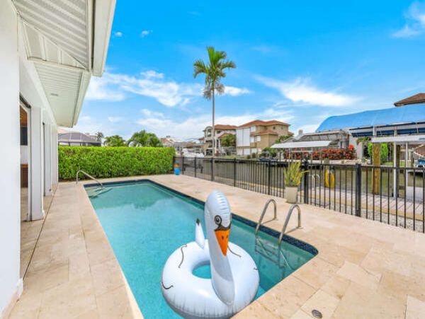 Naples Luxury Vacation Rental Sleeps Six Guests